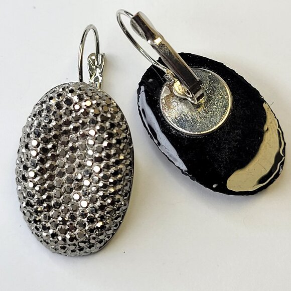 Silver Tone Oval Earrings Light Silver earrings Leverback closure - Picture 5 of 8